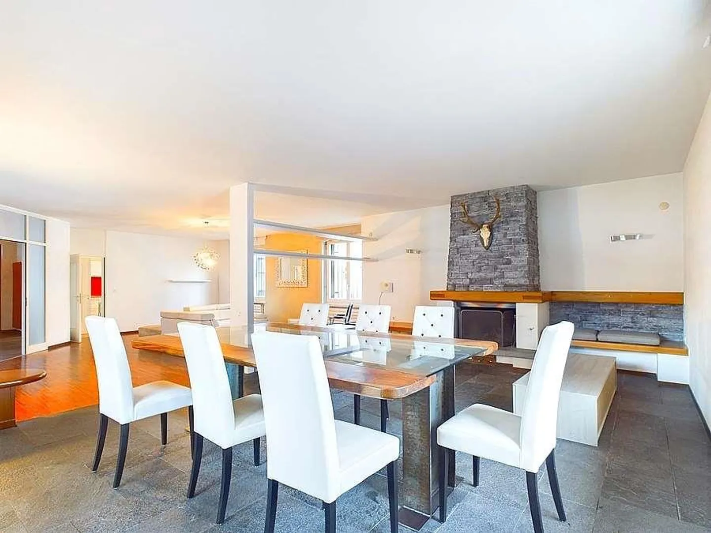 Biasca - Villa mit 7,5 Zimmern und großen Räumen - Foto 3 von 13