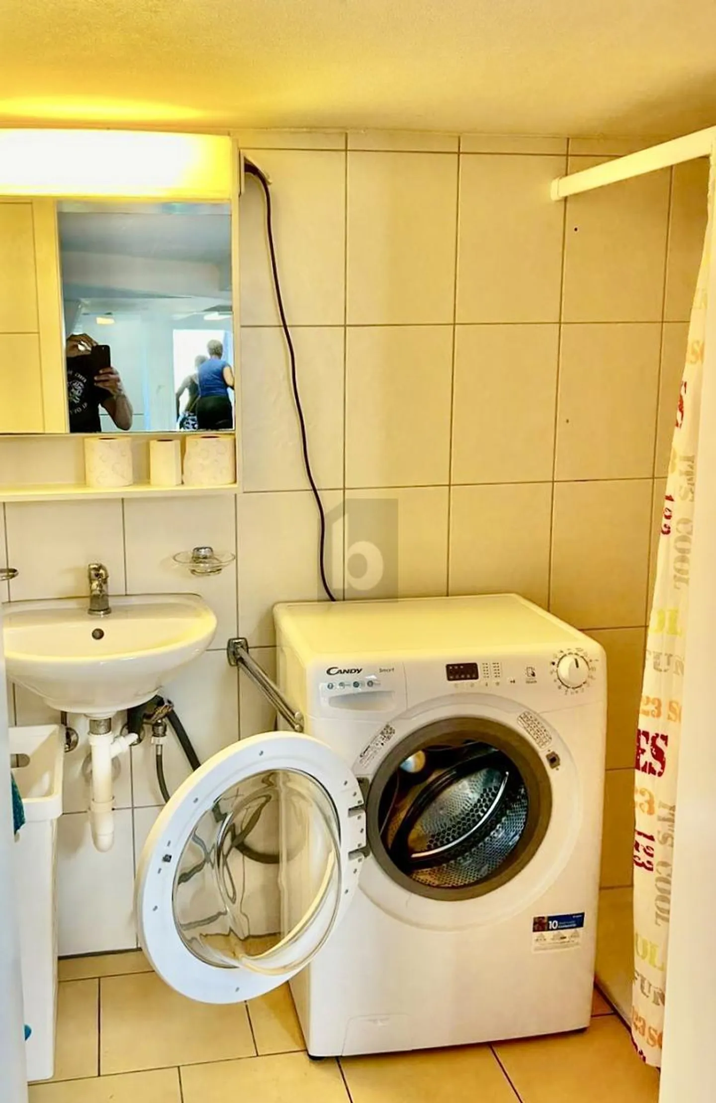 COLPO DI PREZZO! AFFITTATO A LUNGO TERMINE CON POTENZIALE - Foto 5 di 6