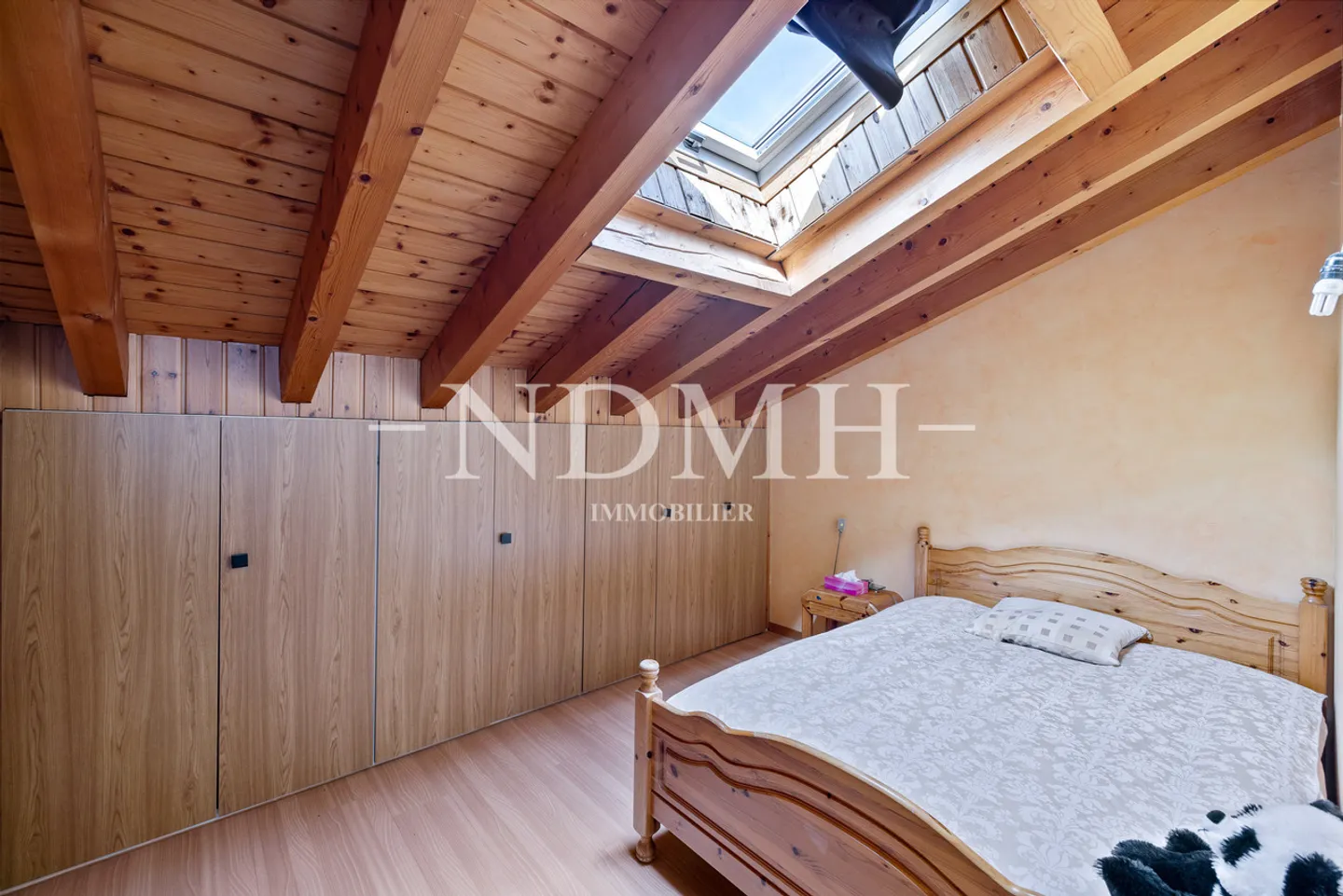 Geräumige Villa mit großzügigen Volumen, mit Garage und Werkstatt von 137 m² - Foto 12 von 17