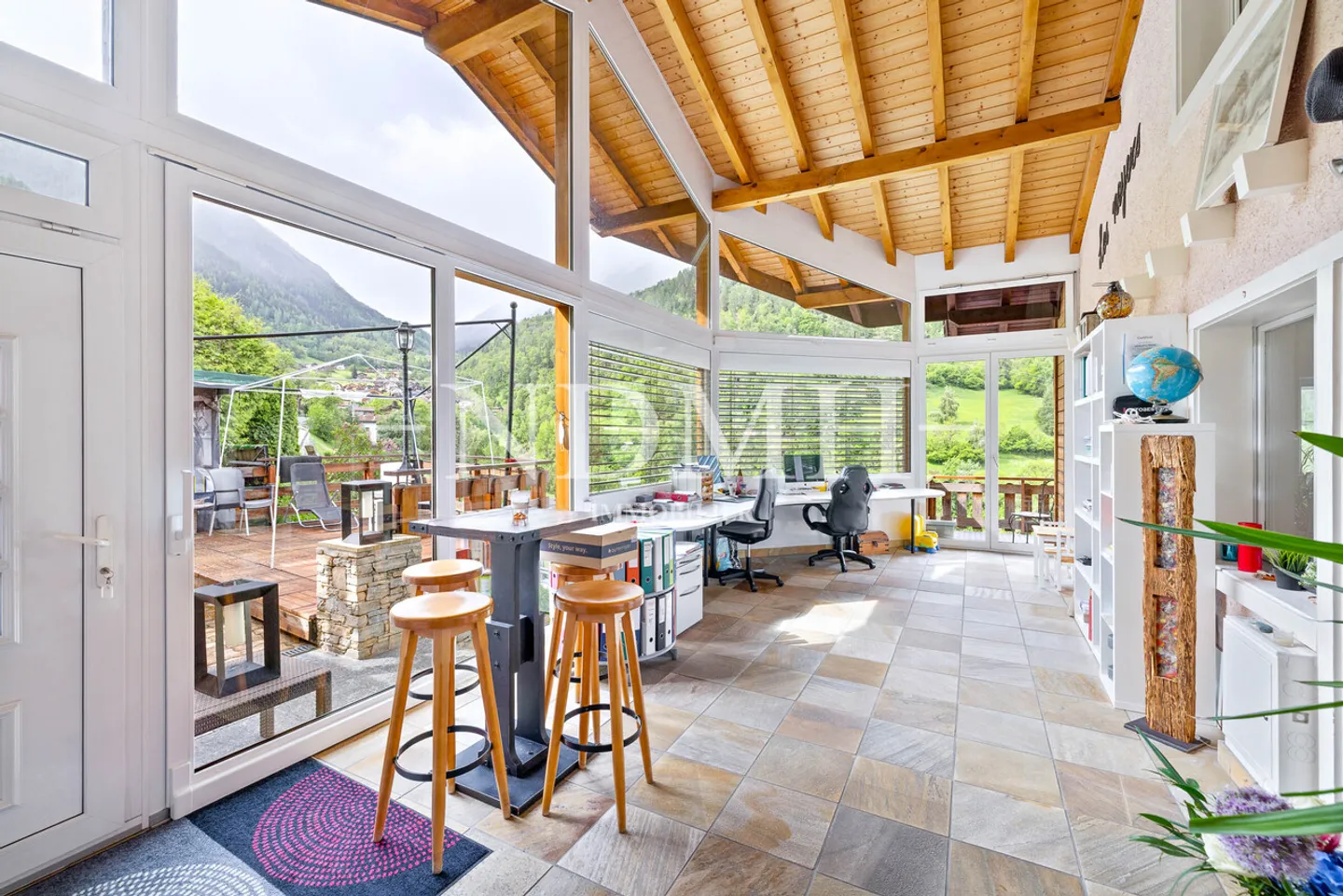 Geräumige Villa mit großzügigen Volumen, mit Garage und Werkstatt von 137 m² - Foto 5 von 17
