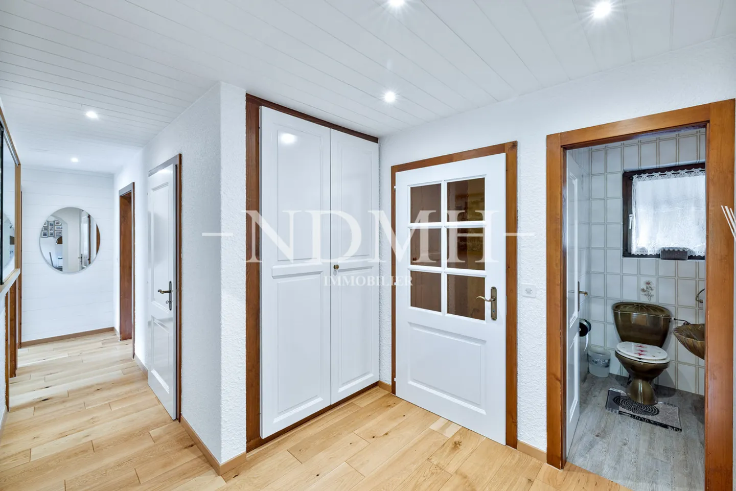 Geräumige Villa mit großzügigen Volumen, mit Garage und Werkstatt von 137 m² - Foto 6 von 17