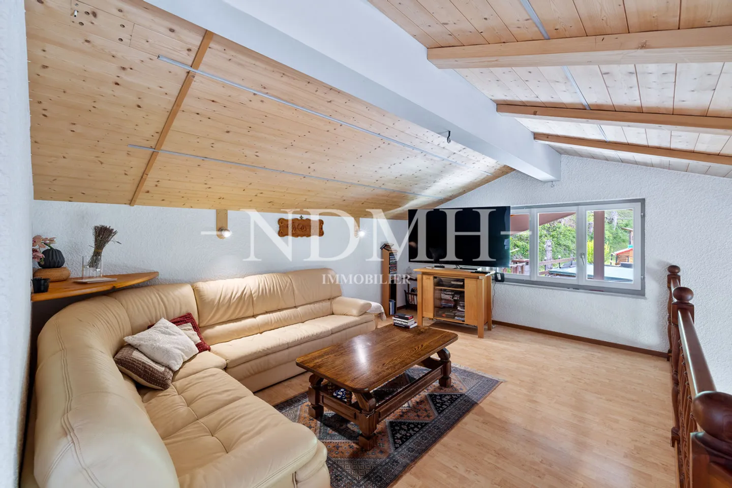 Geräumige Villa mit großzügigen Volumen, mit Garage und Werkstatt von 137 m² - Foto 10 von 17