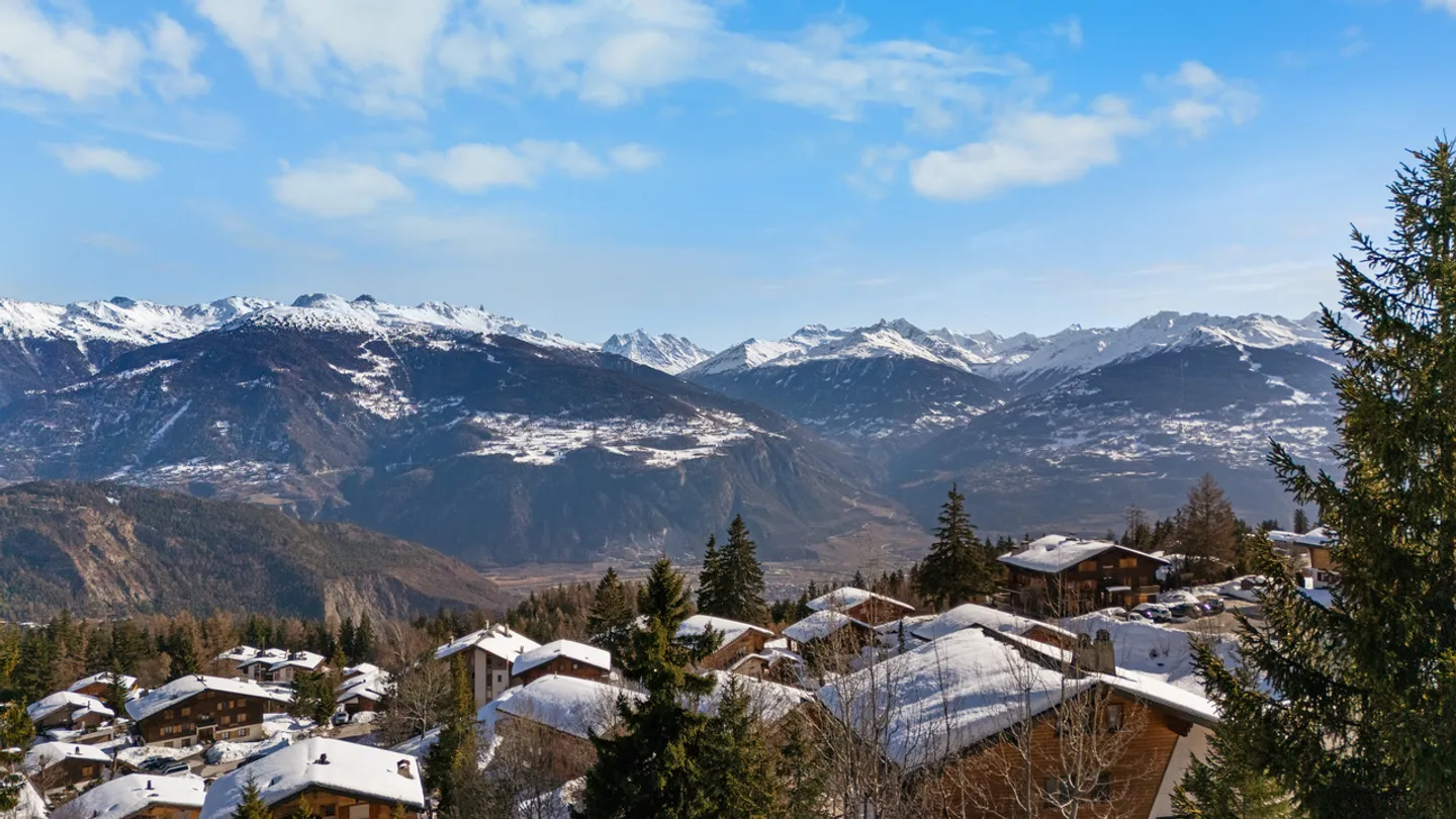 Chalet moderne, à quelques pas du centre, dans une résidence de vacances. - Photo 2 sur 4