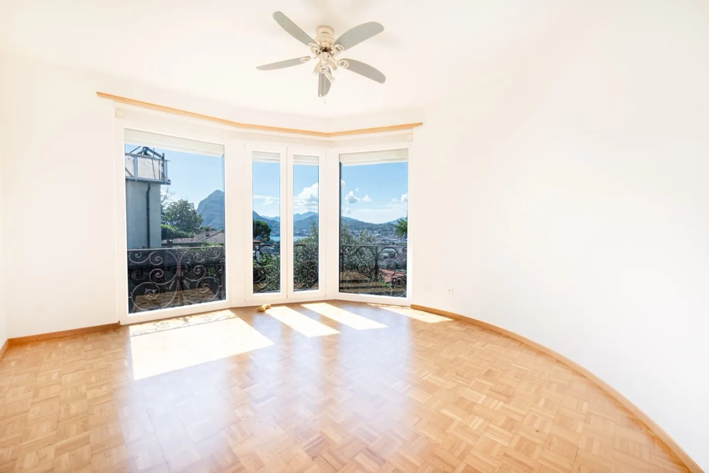 Casa soleggiata con vista lago e grande potenziale - Foto 5 di 6