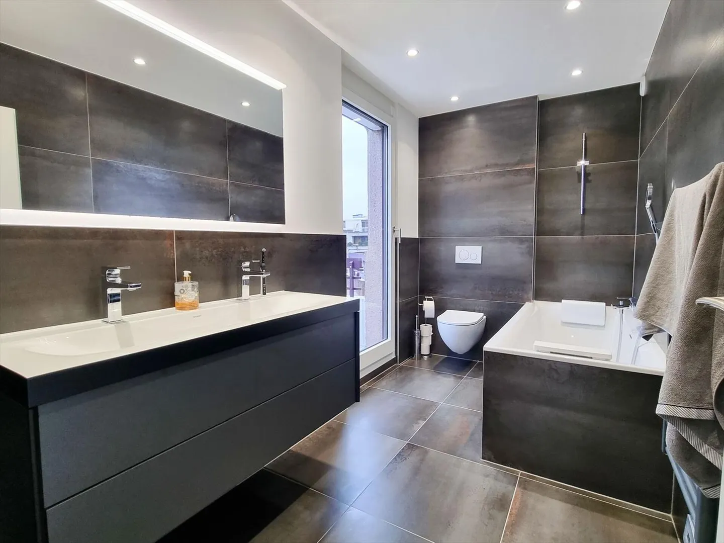 In esclusiva - Magnifico appartamento di 5 locali con vista - Foto 7 di 10