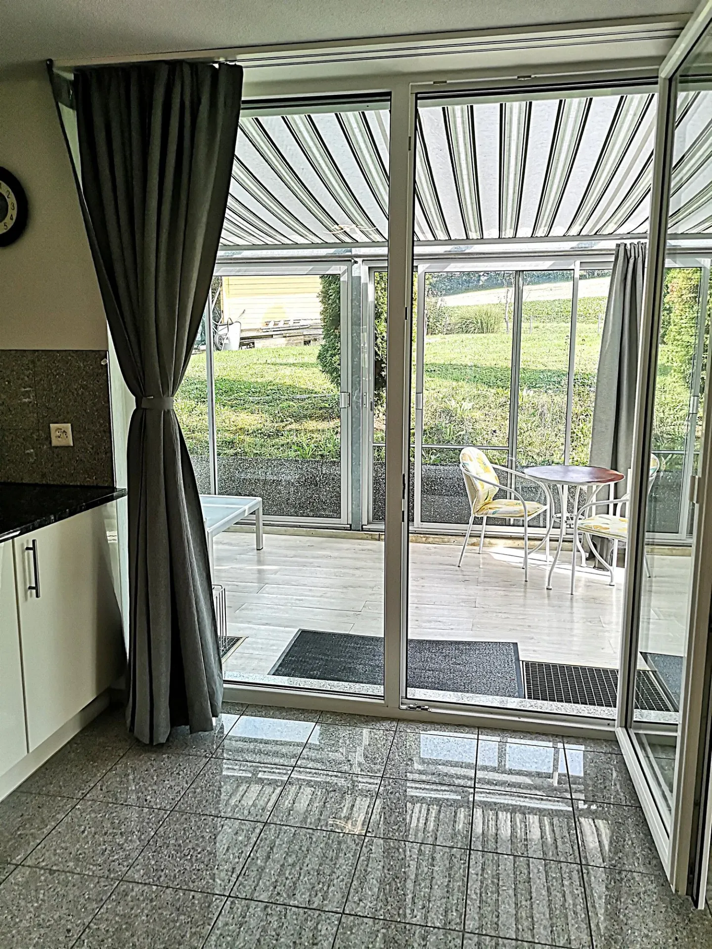 Ribasso prezzo: casa con due appartamenti affittati e un appartamento per il proprietario - Foto 12 di 51