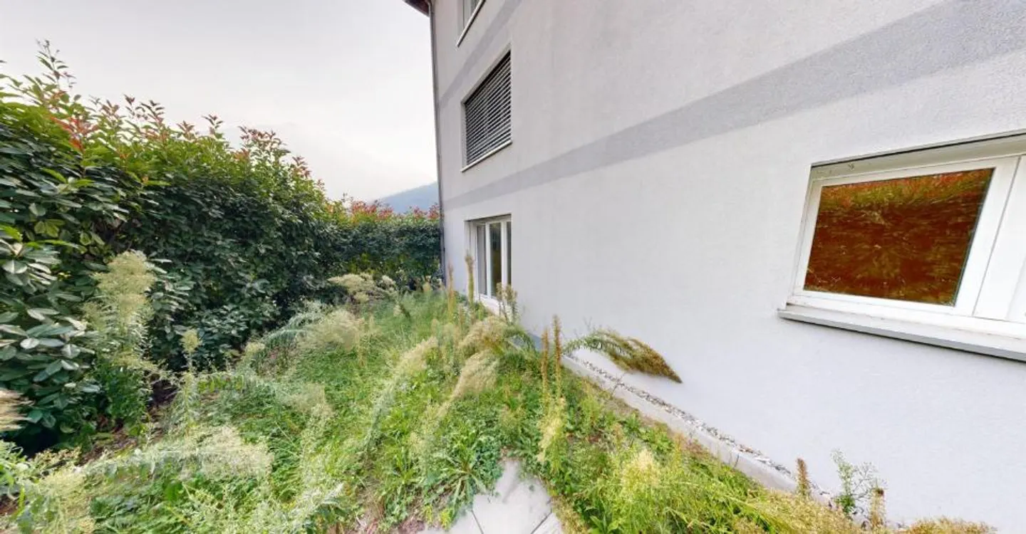 Modern Apartment with Private Garden 10 Minutes from Bellinzona - Photo 4 of 9