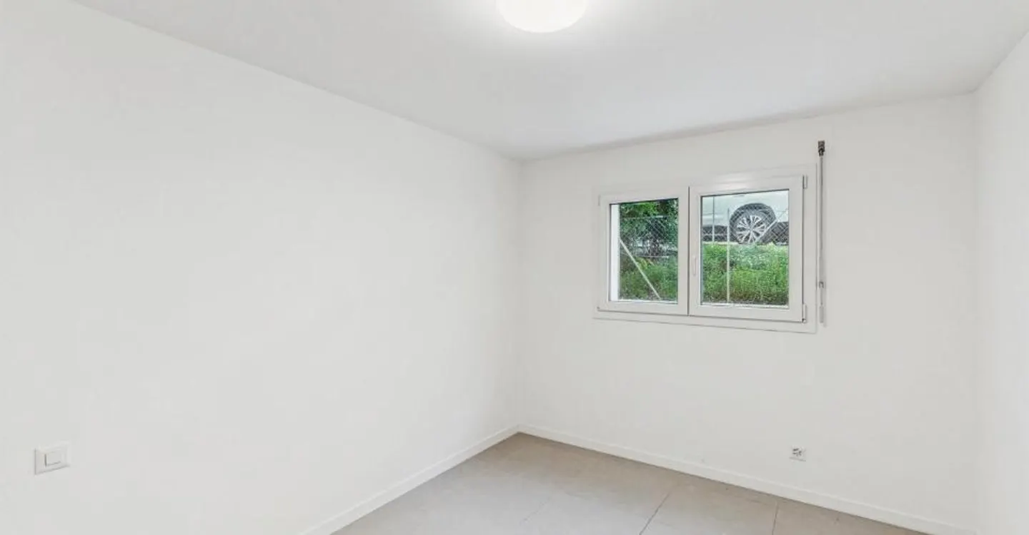 Modern Apartment with Private Garden 10 Minutes from Bellinzona - Photo 6 of 9
