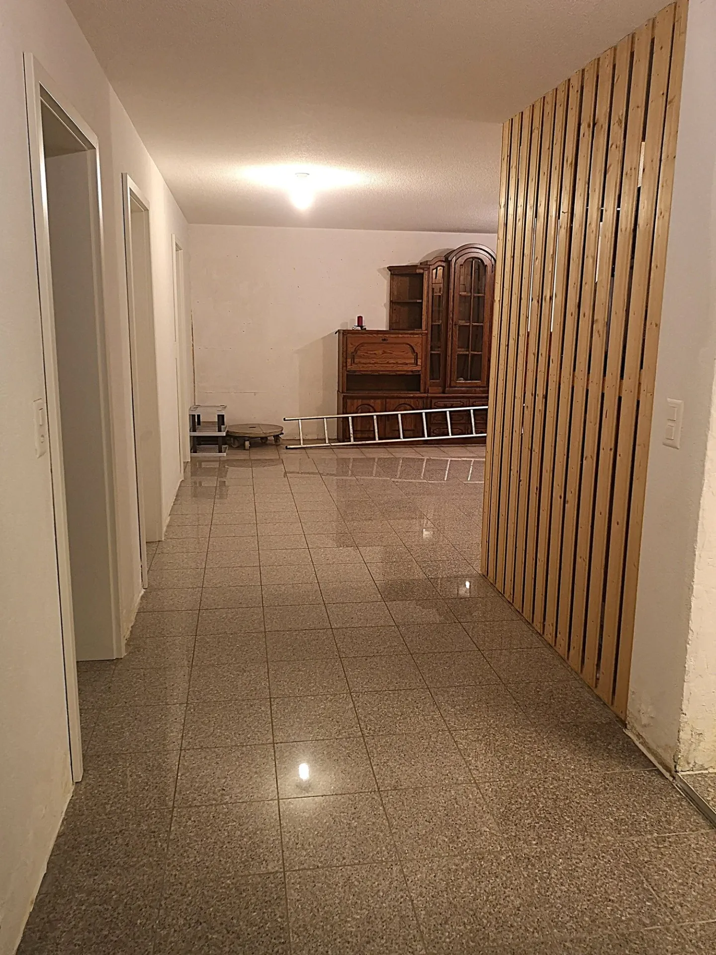 Ribasso prezzo: casa con due appartamenti affittati e un appartamento per il proprietario - Foto 47 di 51