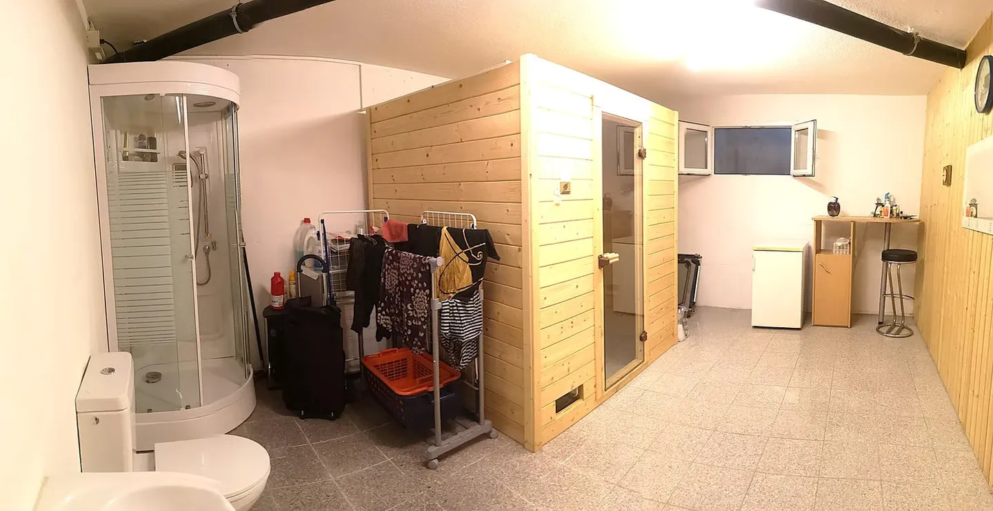 Ribasso prezzo: casa con due appartamenti affittati e un appartamento per il proprietario - Foto 49 di 51