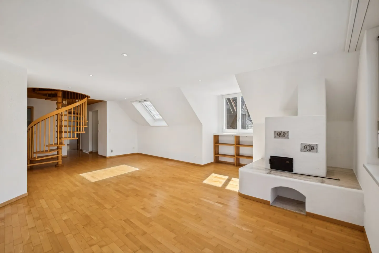Charming Maisonette Apartment - Photo 2 of 10