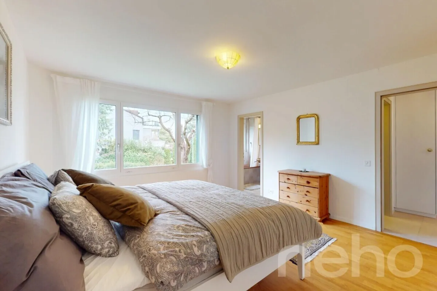 4.5-room maisonette apartment with additional room and partial lake view - Photo 7 of 13