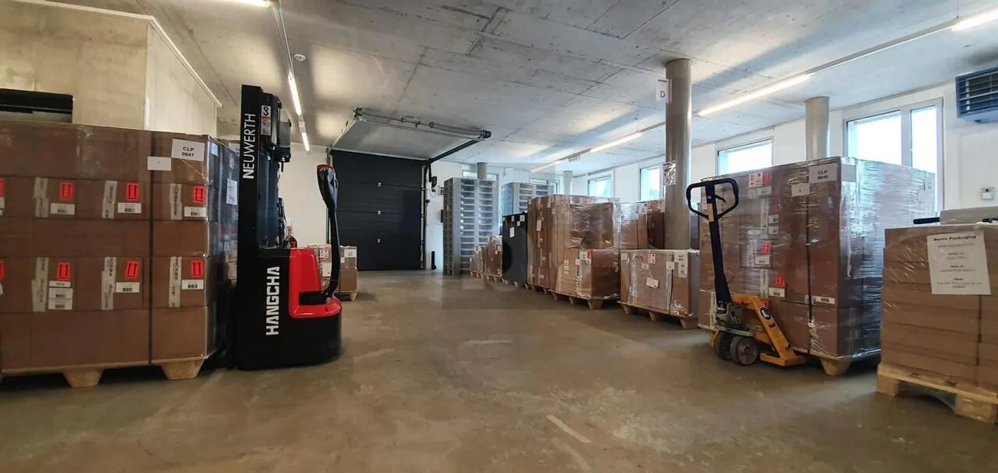 Spacious area in a prominent location - Photo 2 of 4