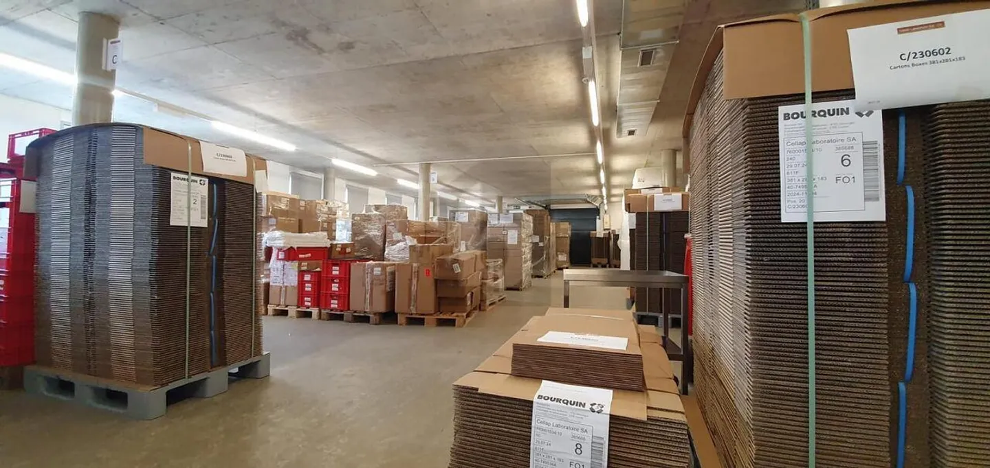 Spacious area in a prominent location - Photo 3 of 4