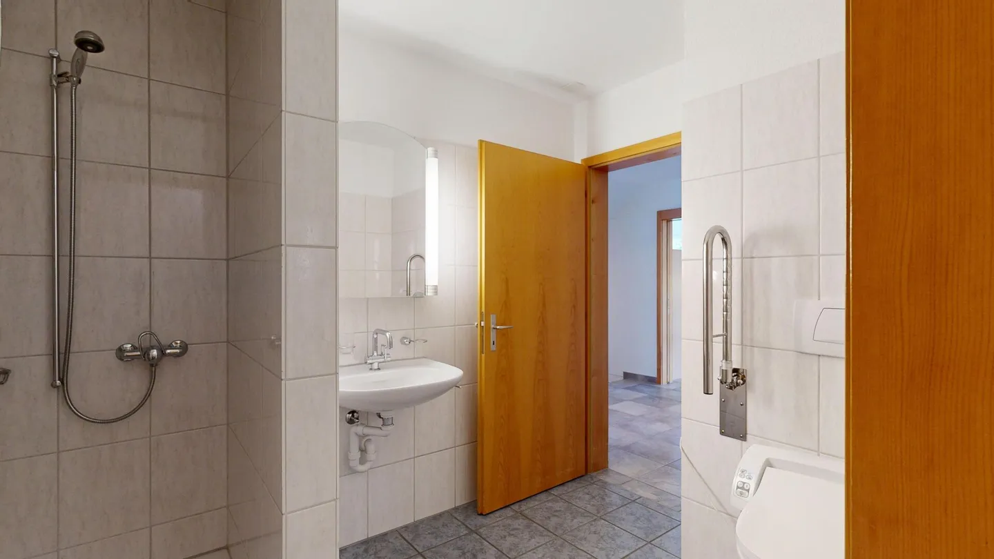 Spacious, barrier-free house - ideal for living, generations & therapy - Photo 8 of 25