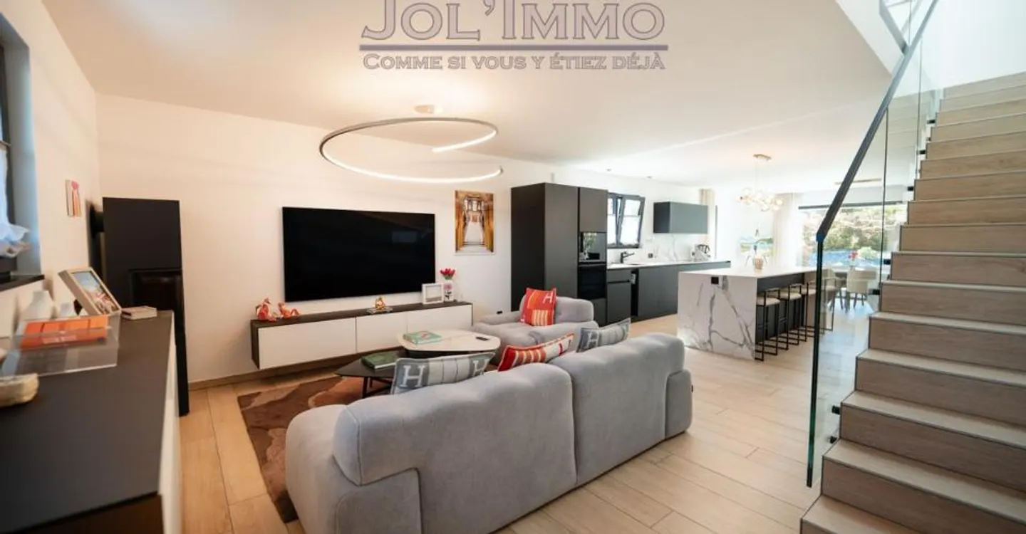 Luxusvilla in Courfaivre mit 5,5 Zimmern - Foto 2 von 9