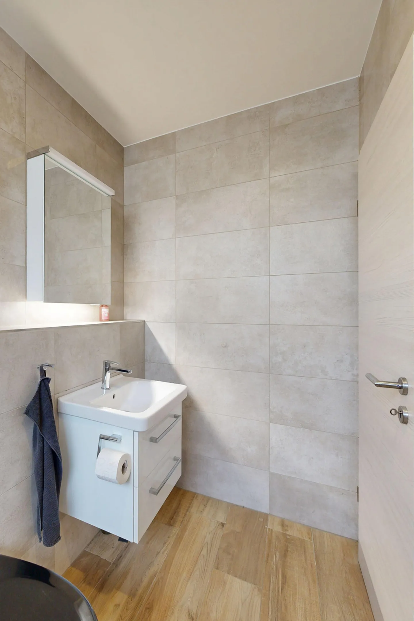 Moderne 4.5-Zimmer-Maisonettewohnung mit Terrasse und eigenem Garten - Foto 19 von 27