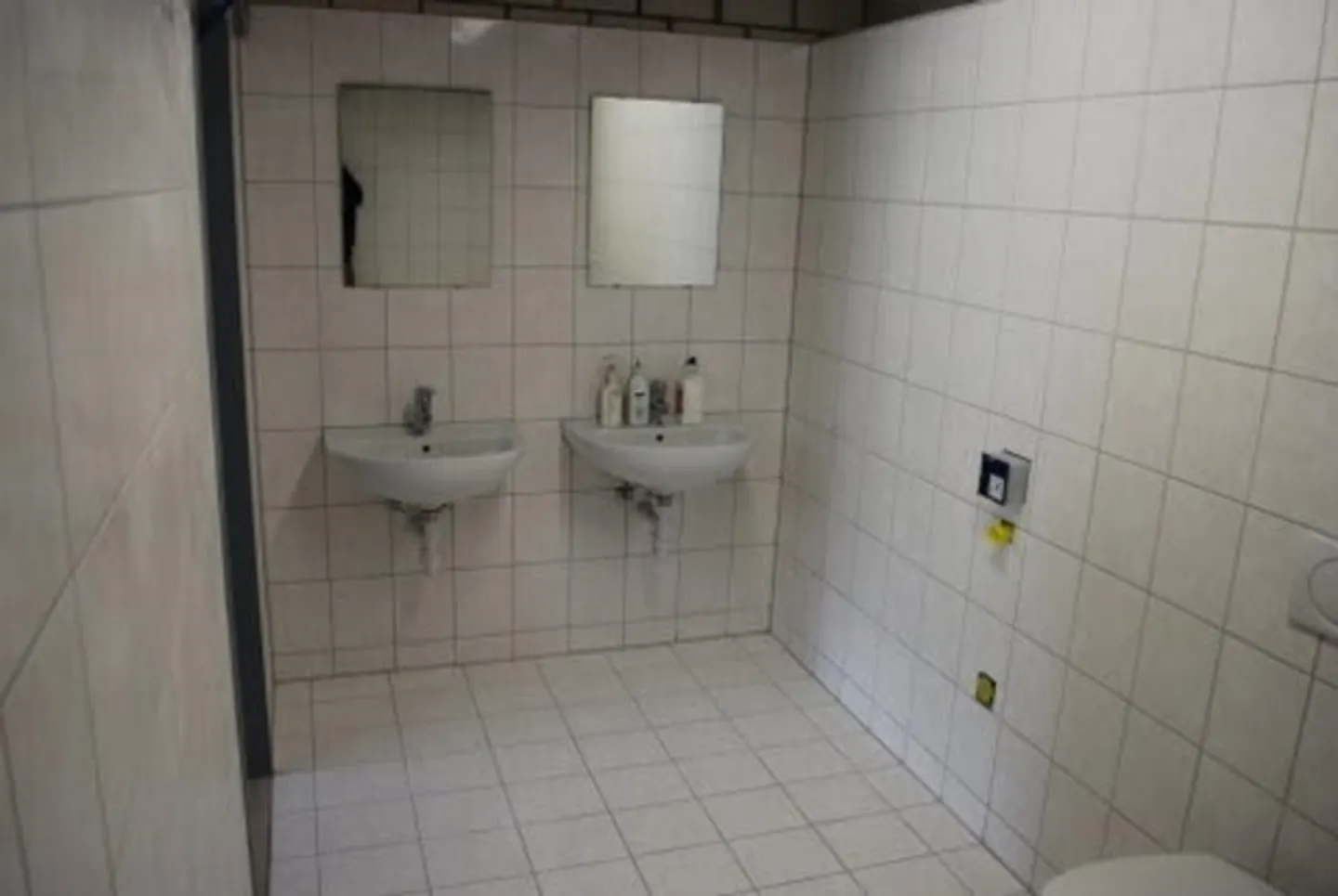 Officina con appartamento di 4,5 stanze - Foto 7 di 13