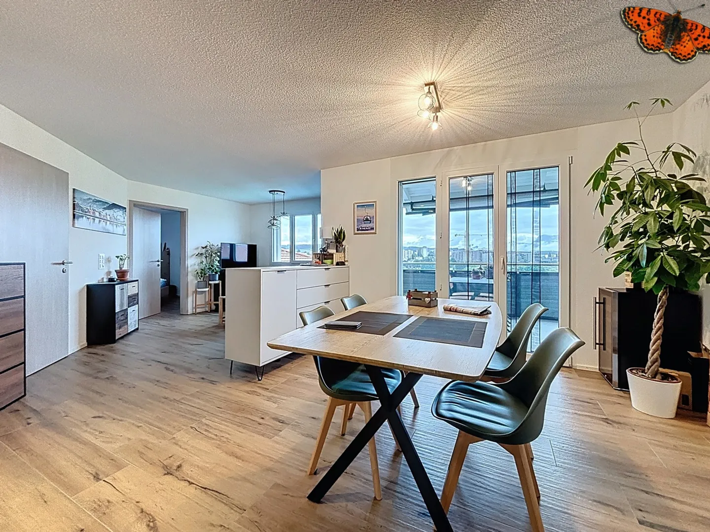 Superbo appartamento di 2,5 locali con balcone esposto a sud-ovest a Billens - Foto 1 di 11