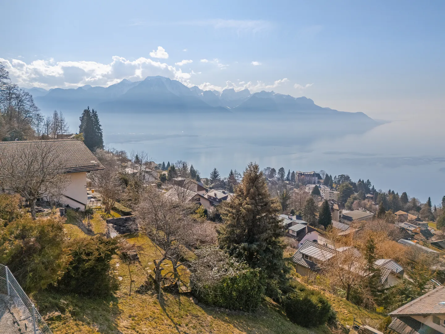 Chalet con panorama eccezionale sul lago di Ginevra! - Foto 1 di 18
