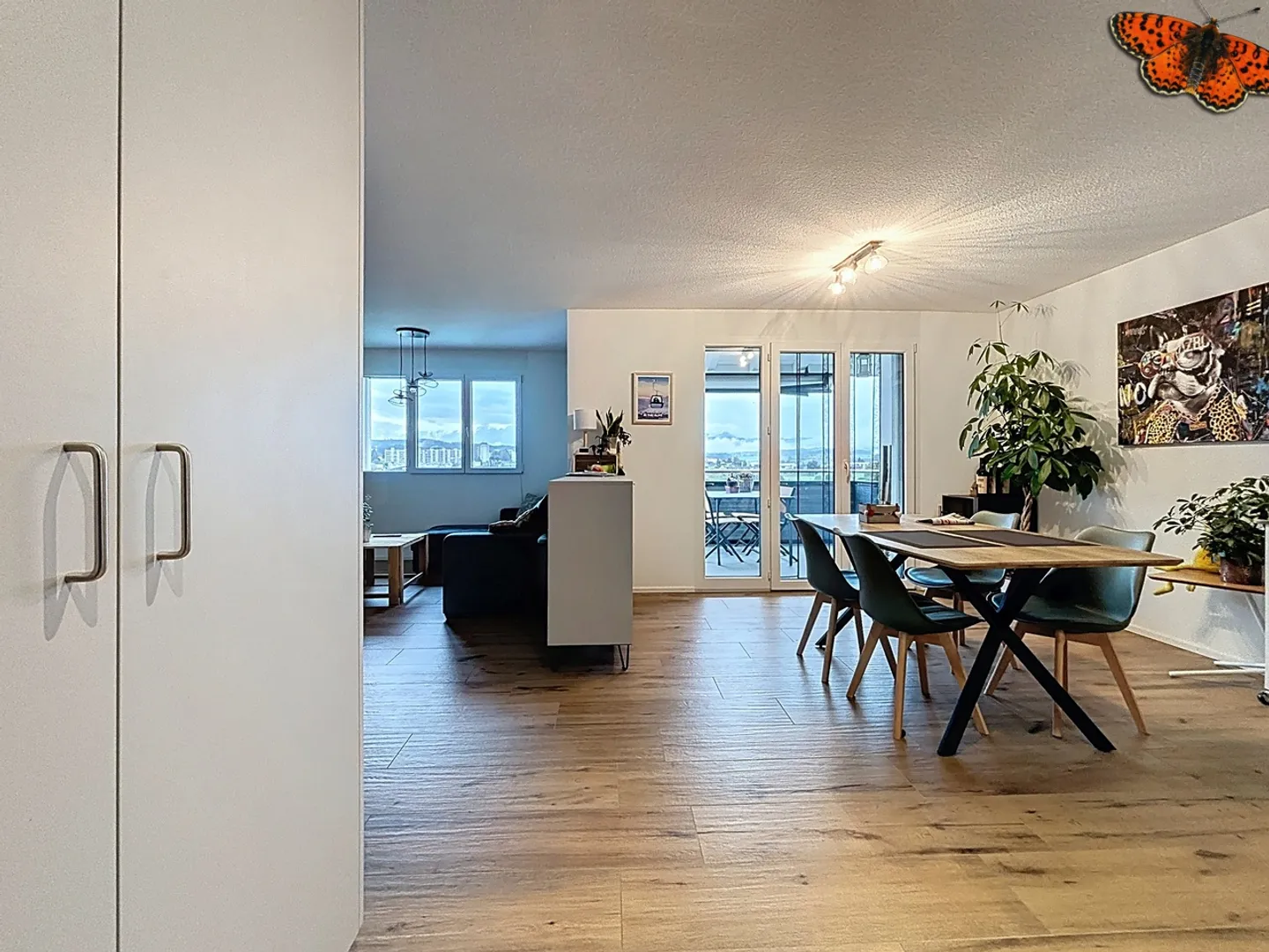 Superbo appartamento di 2,5 locali con balcone esposto a sud-ovest a Billens - Foto 2 di 11