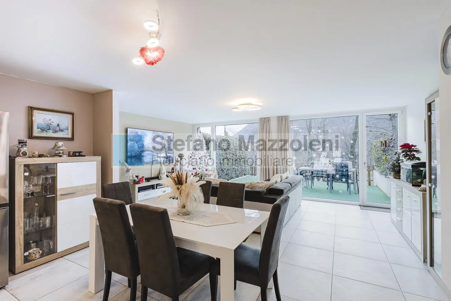 Appartement Duplex Moderne à Lumino - Photo 3 sur 14