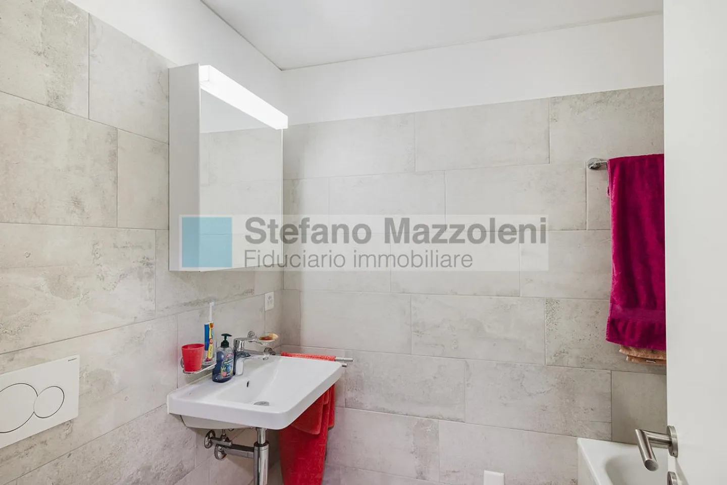 Appartement Duplex Moderne à Lumino - Photo 9 sur 14