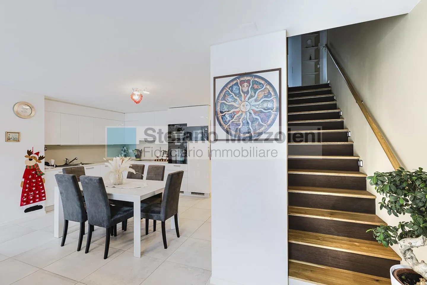 Appartement Duplex Moderne à Lumino - Photo 6 sur 14