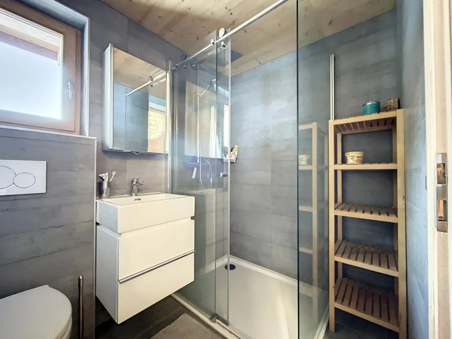 Magnificent individual chalet in the heart of a residential environment - Photo 7 of 10