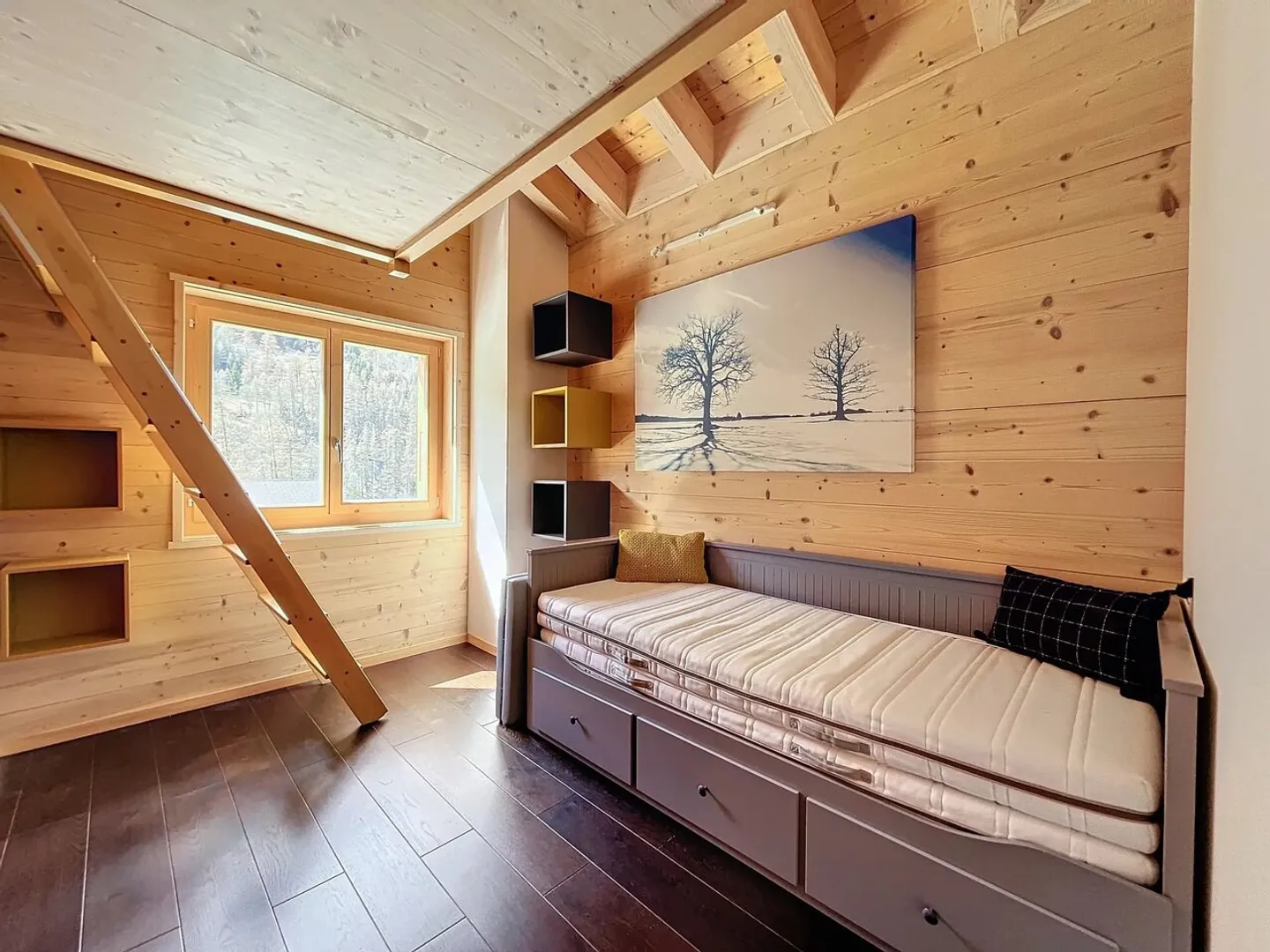 Magnificent individual chalet in the heart of a residential environment - Photo 9 of 10