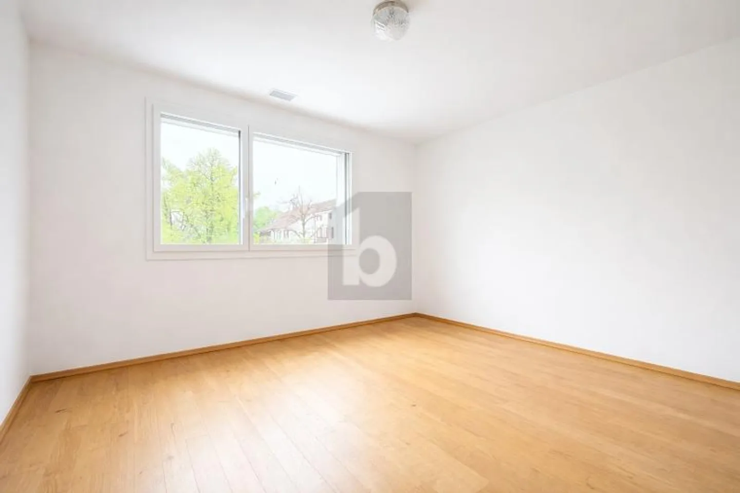 Modernes Apartment mit Balkon - Foto 3 von 6