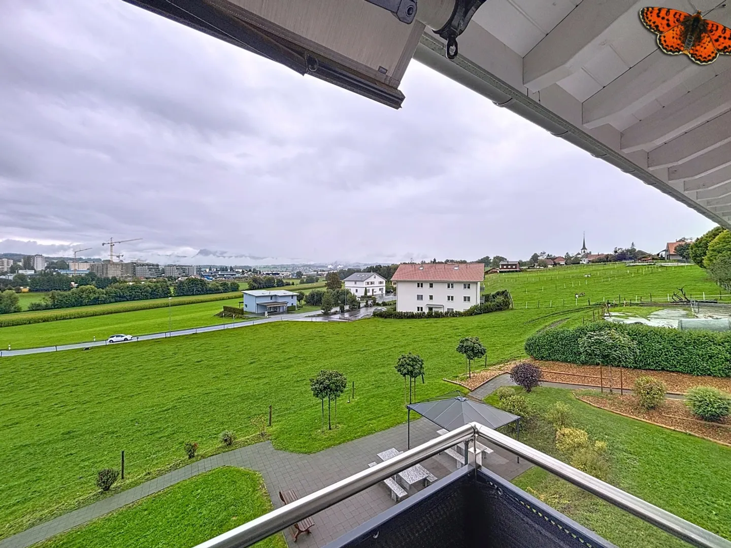 Superbo appartamento di 2,5 locali con balcone esposto a sud-ovest a Billens - Foto 9 di 11