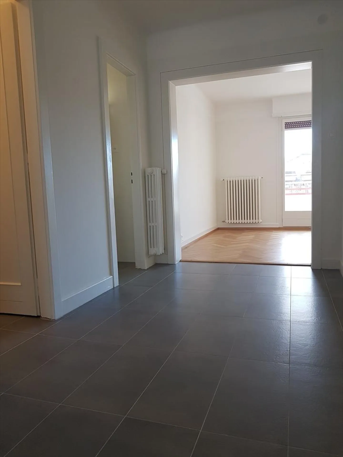 3.5 stanze al 3° piano ristrutturate in affitto - Foto 3 di 4