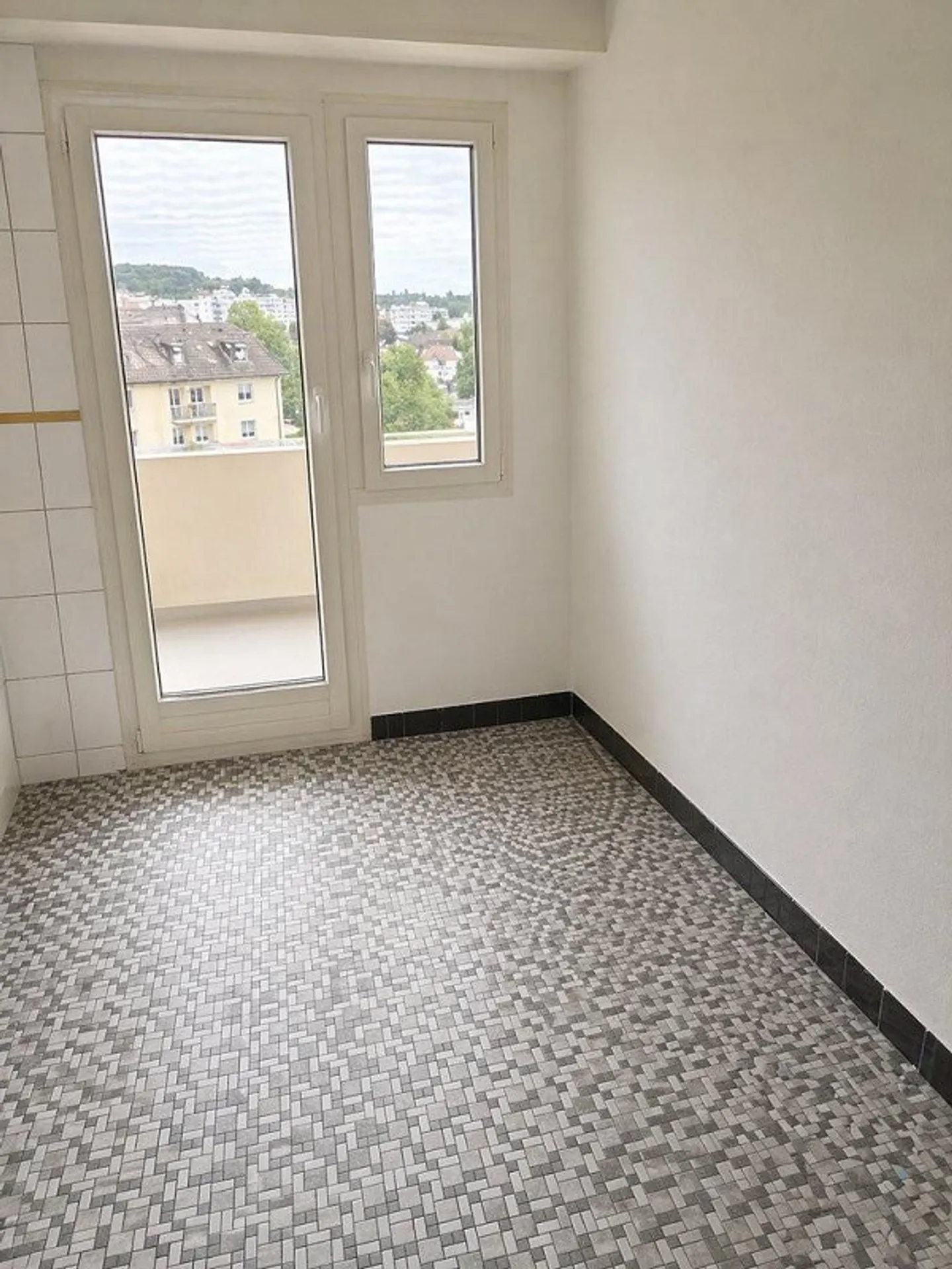 Appartamento affascinante nel cuore di Therwil - Foto 3 di 5