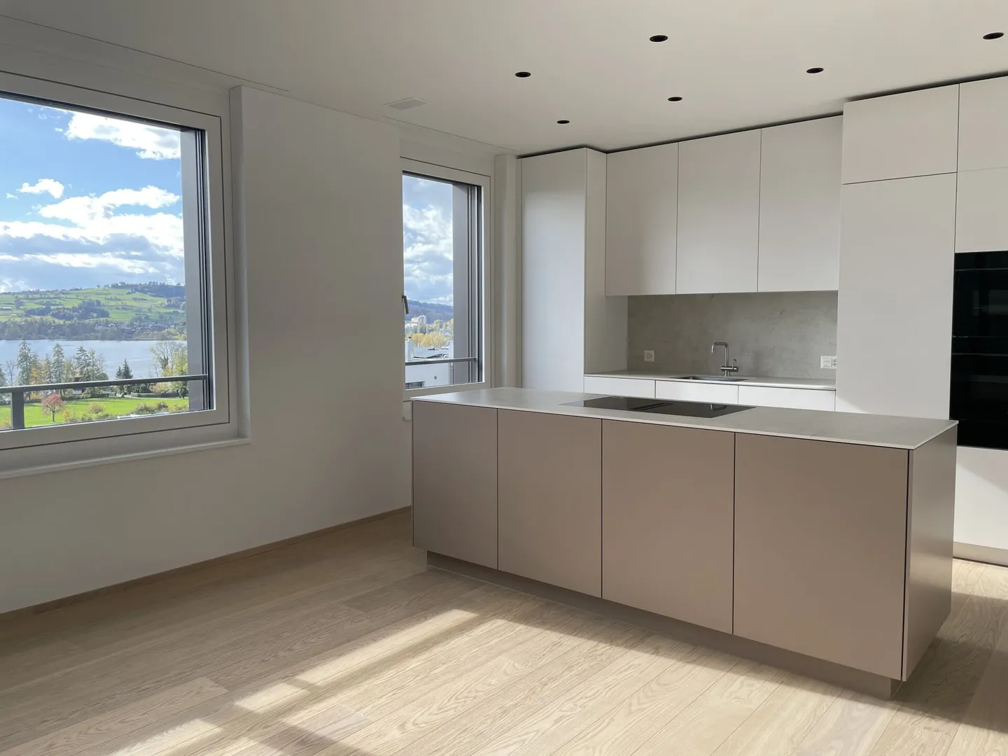 Prima locazione - ampi appartamenti di 3,5 locali con vista lago - Foto 2 di 7