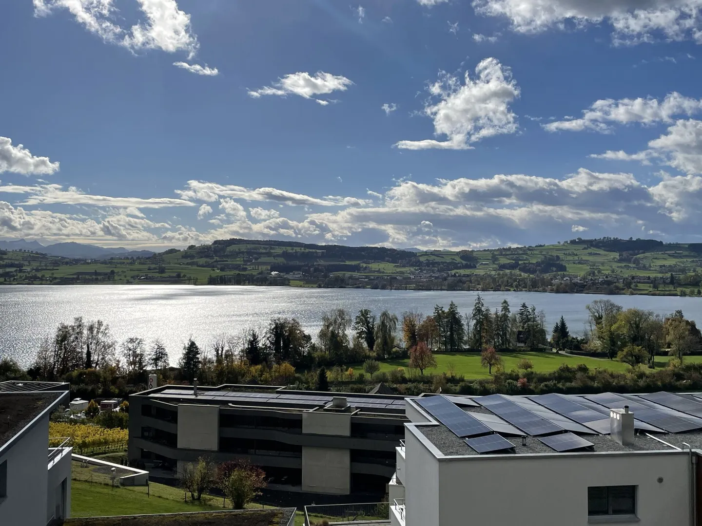 Prima locazione - ampi appartamenti di 3,5 locali con vista lago - Foto 1 di 7