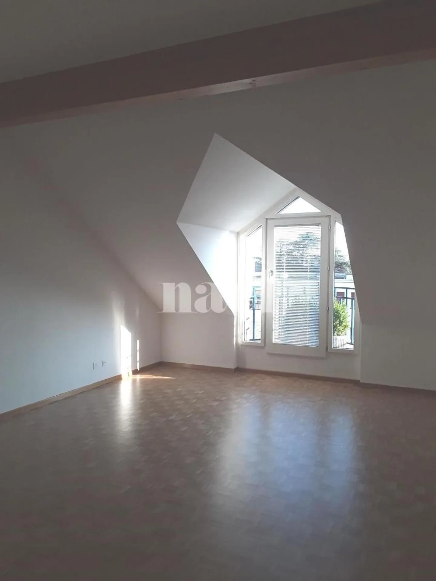 4-room apartment in the Thônex district - Photo 4 of 12