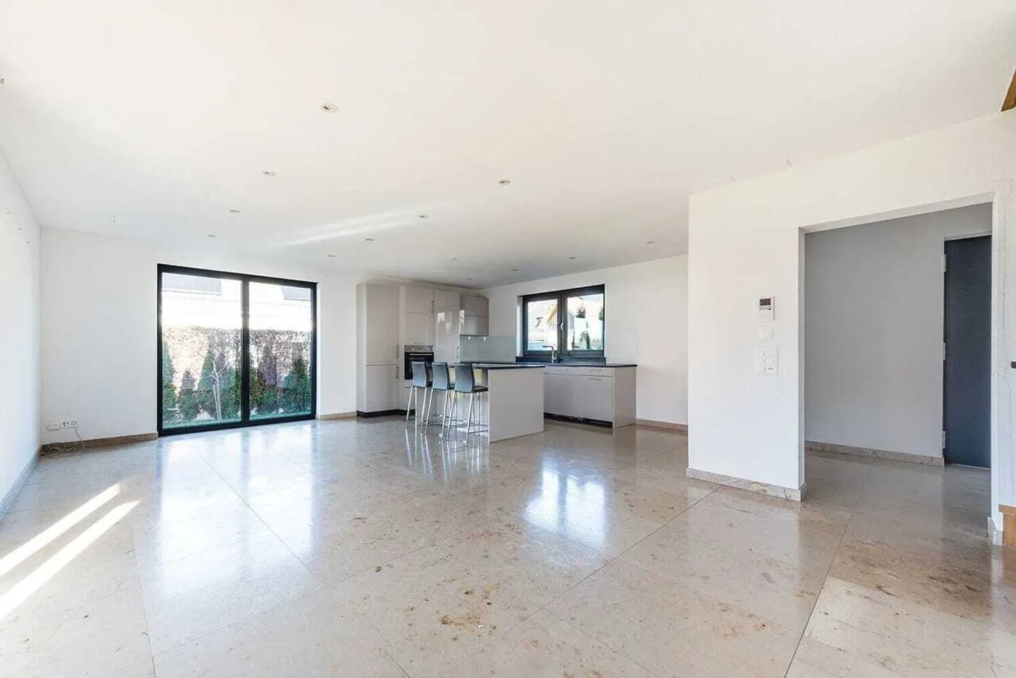 Maison semi-détachée 5.5 pièces, moderne et calme, Lanzenneunforn - Photo 2 sur 13