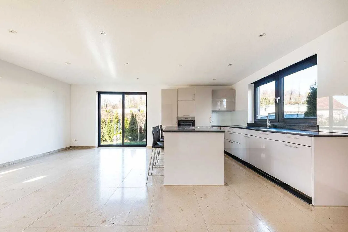 Maison semi-détachée 5.5 pièces, moderne et calme, Lanzenneunforn - Photo 4 sur 13