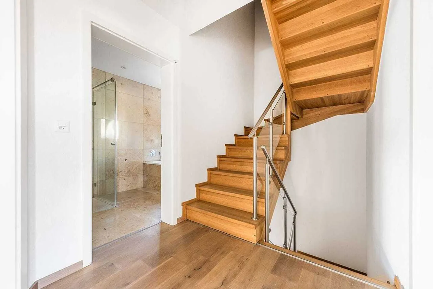 Maison semi-détachée 5.5 pièces, moderne et calme, Lanzenneunforn - Photo 6 sur 13