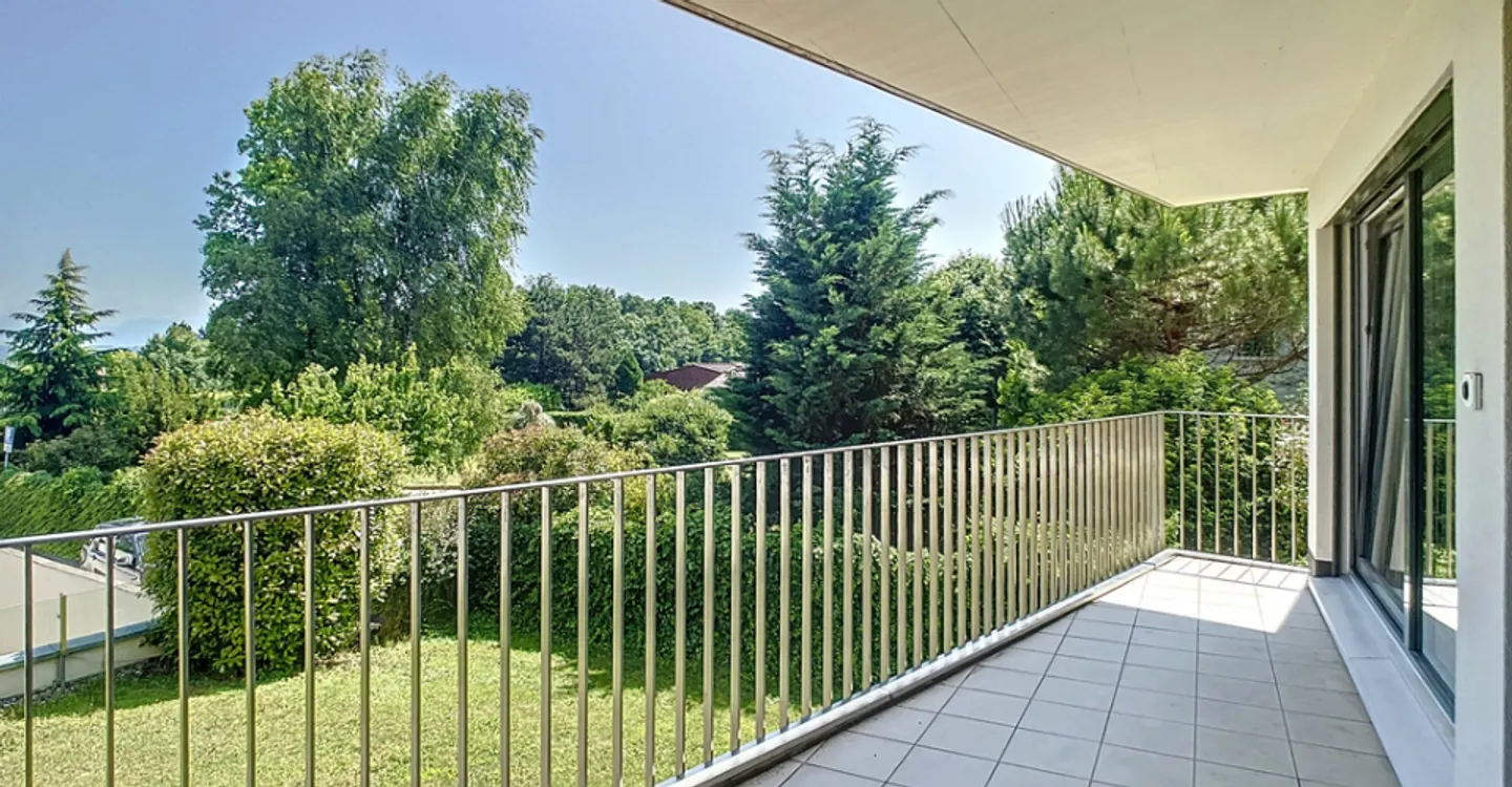 Modern Duplex with Lake View - Photo 5 of 8