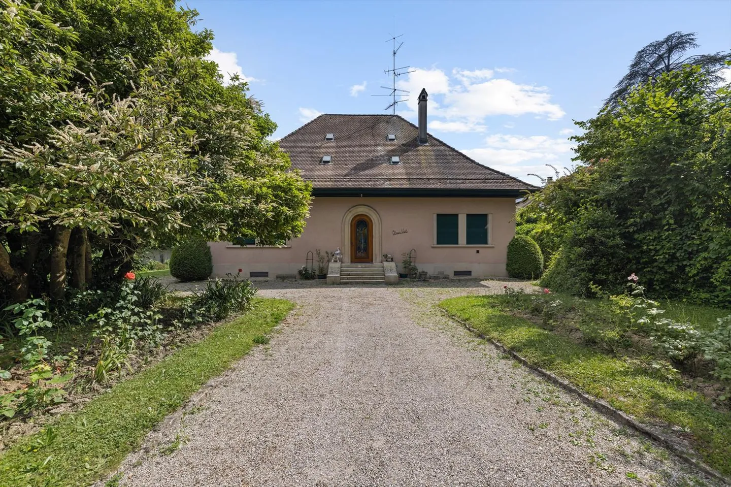 Exklusivität - Charmevolle Villa in Versoix - Foto 2 von 9