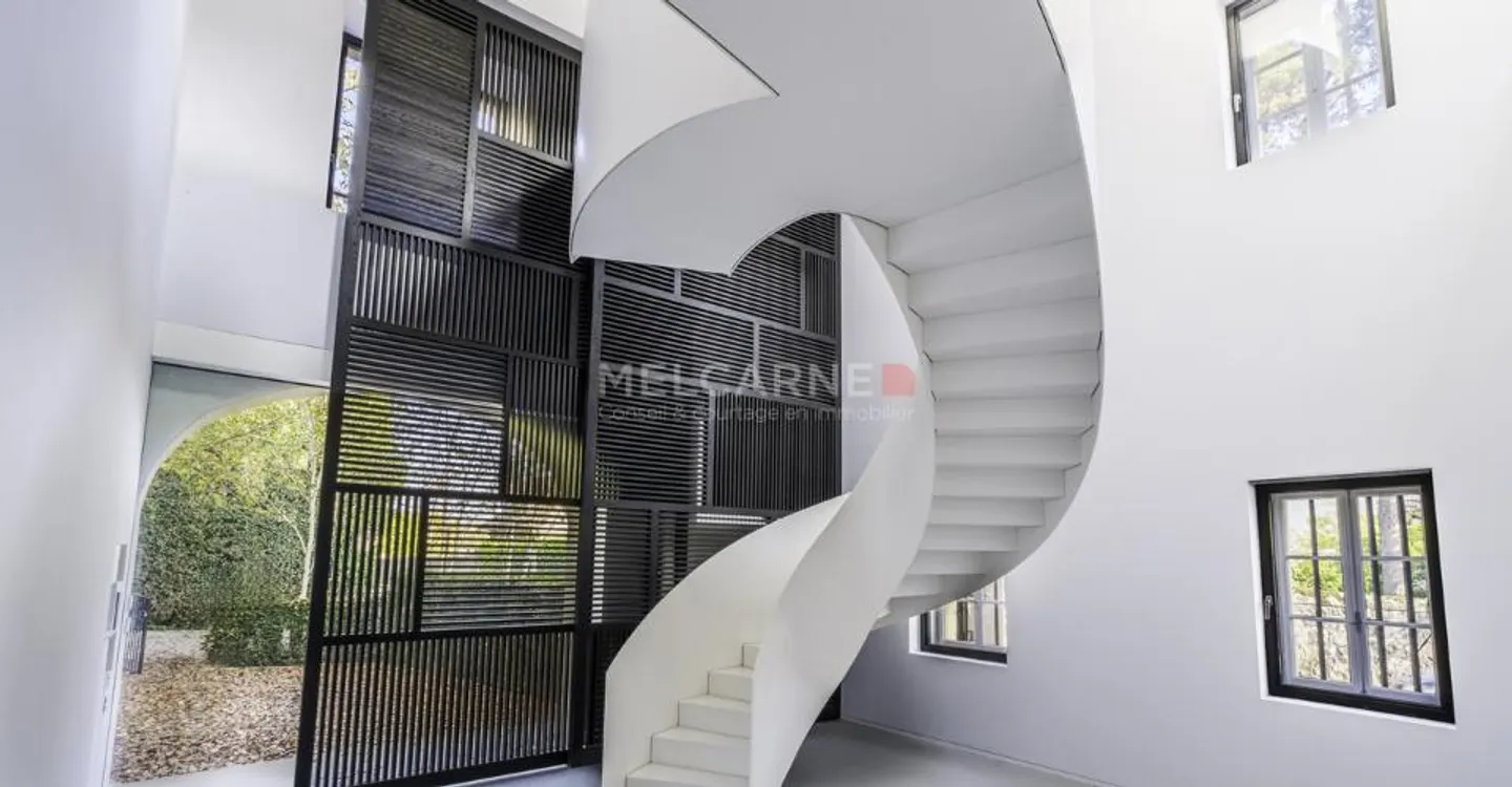 House with 11 rooms - Photo 4 of 6