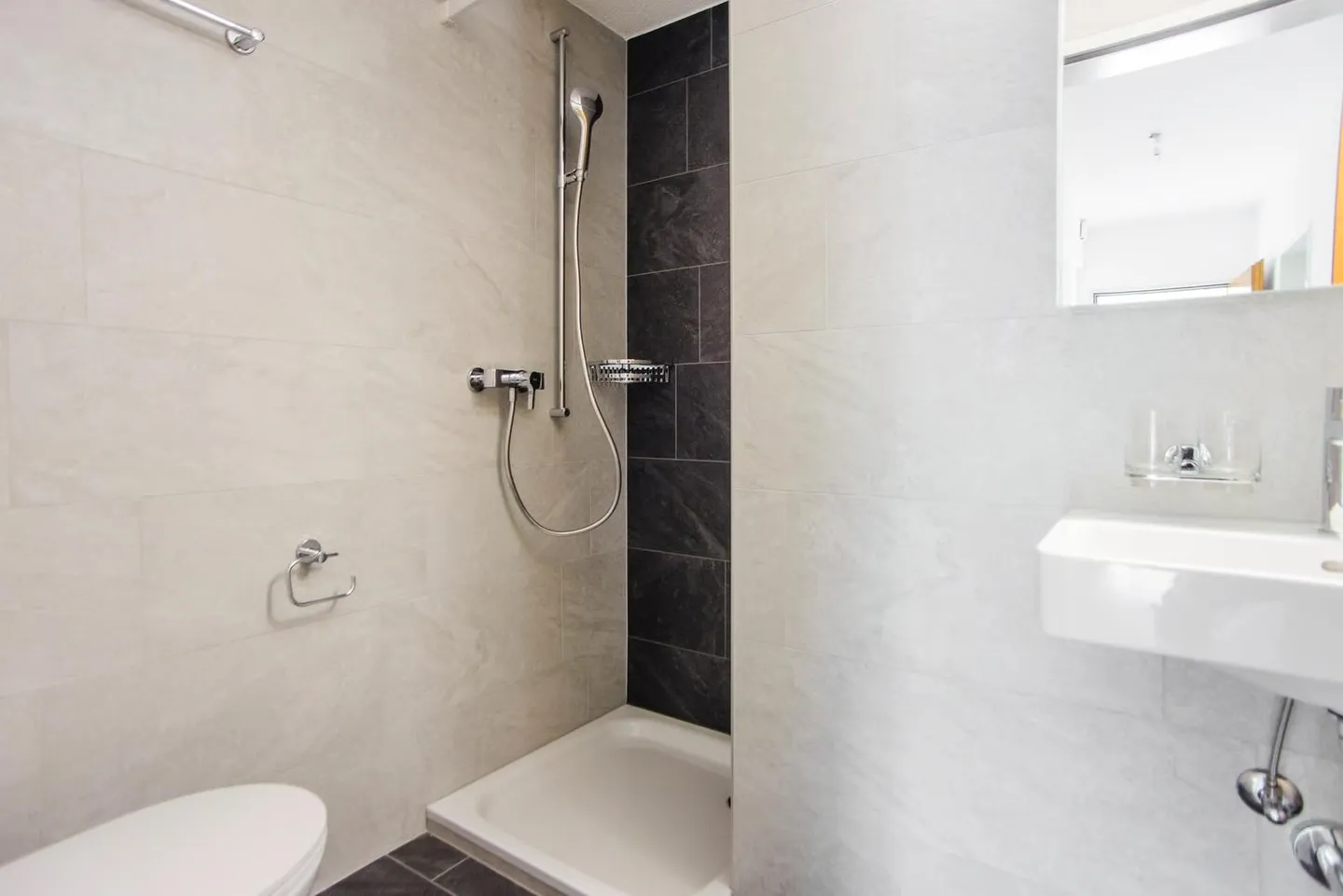 A vendre à Moutier appartement avec terrasse, rénové complètement en 2024 - Foto 12 di 16