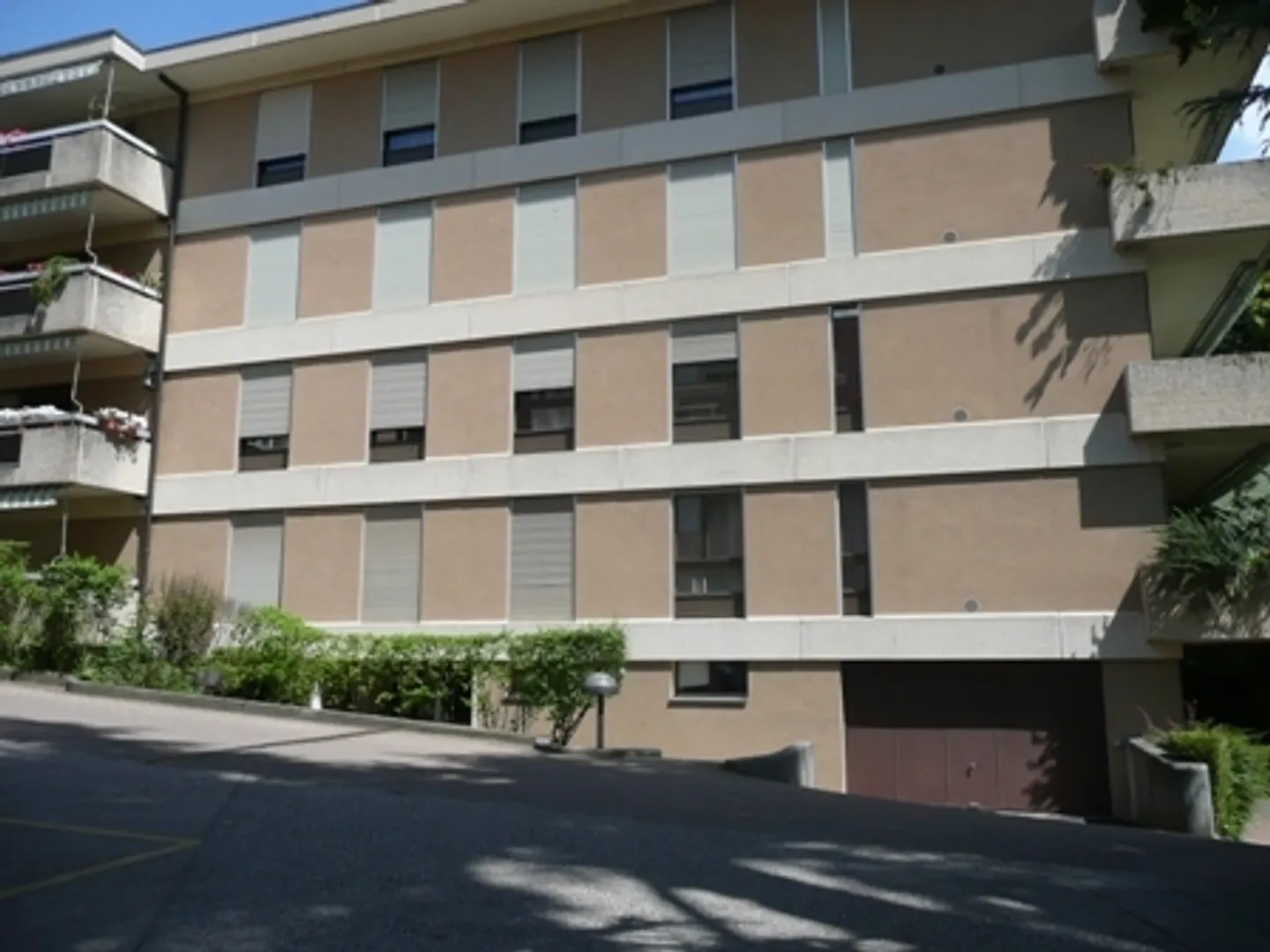 Garage zur Miete in der Schweiz - Foto 2 von 2