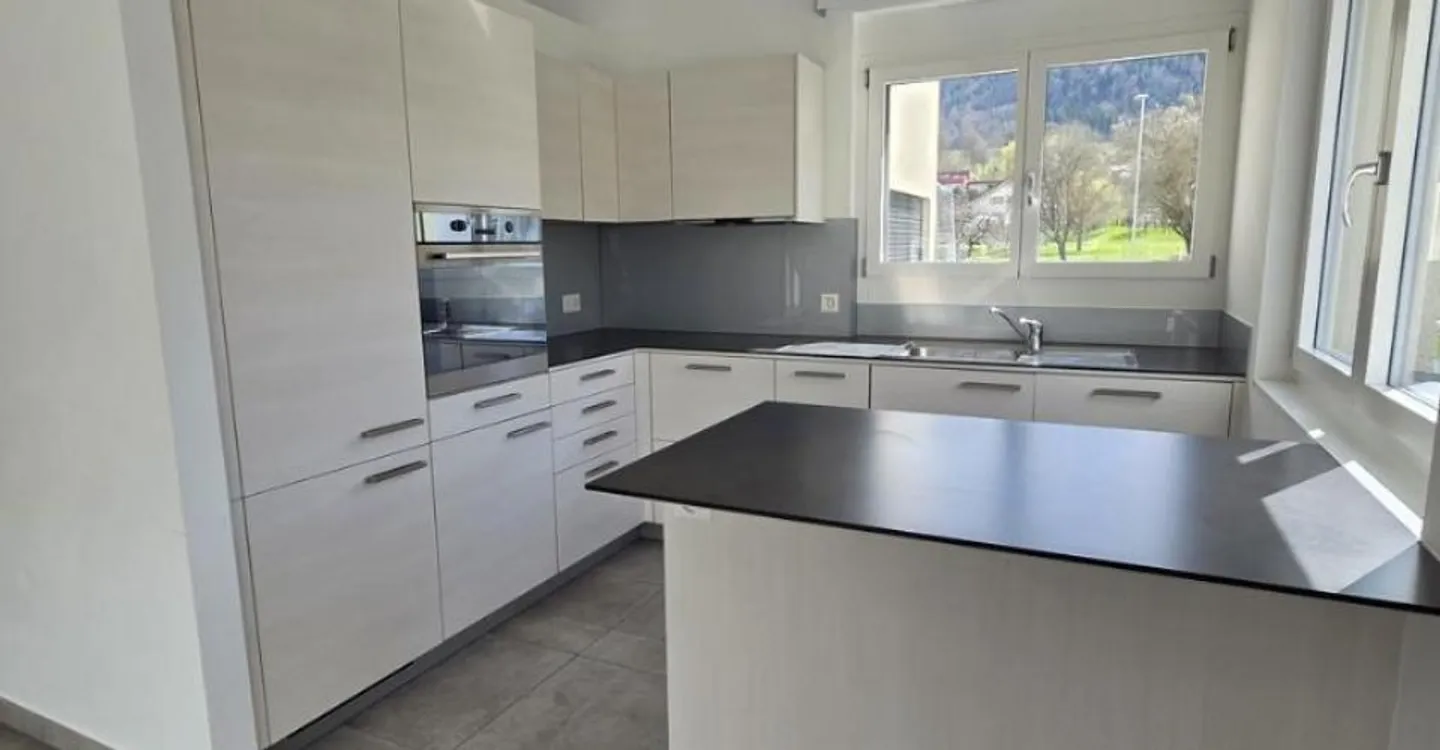 Appartamento di 98 m2, 4 stanze al 1° piano, senza ascensore - Foto 1 di 12