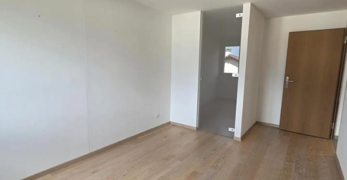 Appartamento di 98 m2, 4 stanze al 1° piano, senza ascensore - Foto 4 di 12