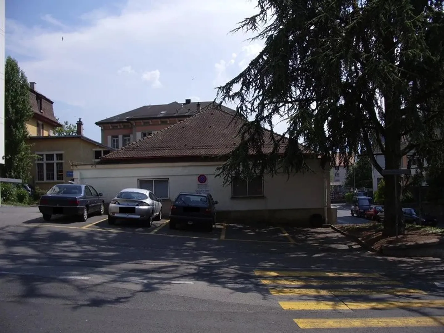 Place de parc extérieure sécurisée - Photo 1 sur 4