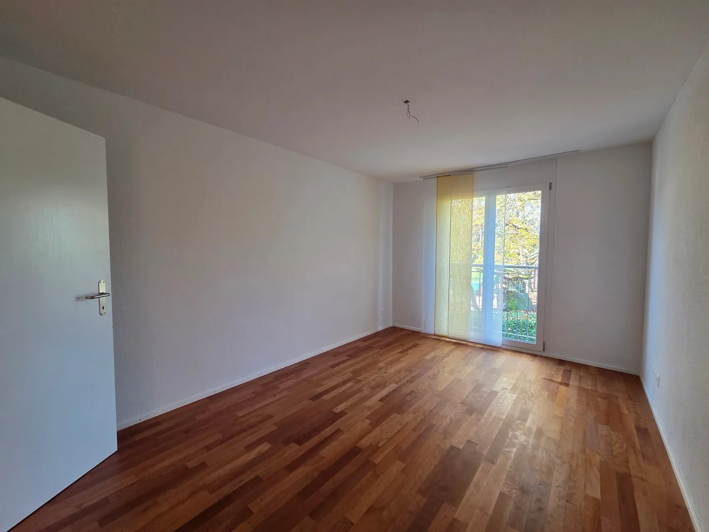 Grosszügige 4.5-Zimmer-Wohnung mit Terrasse und Sitzplatz - Foto 14 von 23