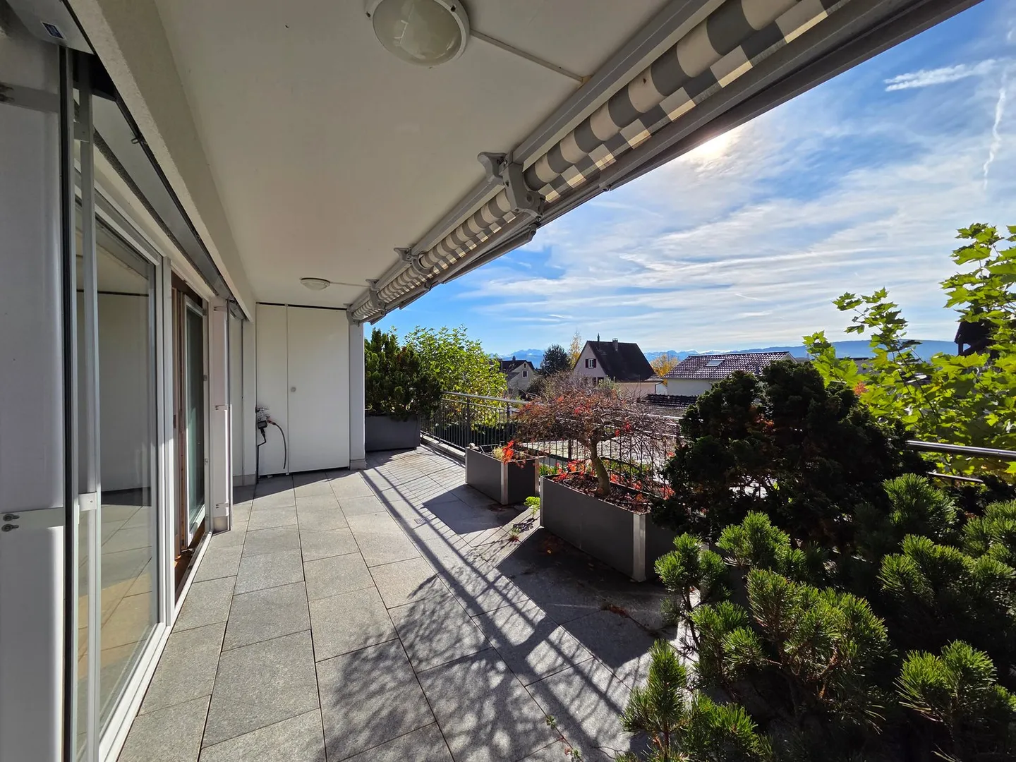 Grosszügige 4.5-Zimmer-Wohnung mit Terrasse und Sitzplatz - Foto 17 von 23